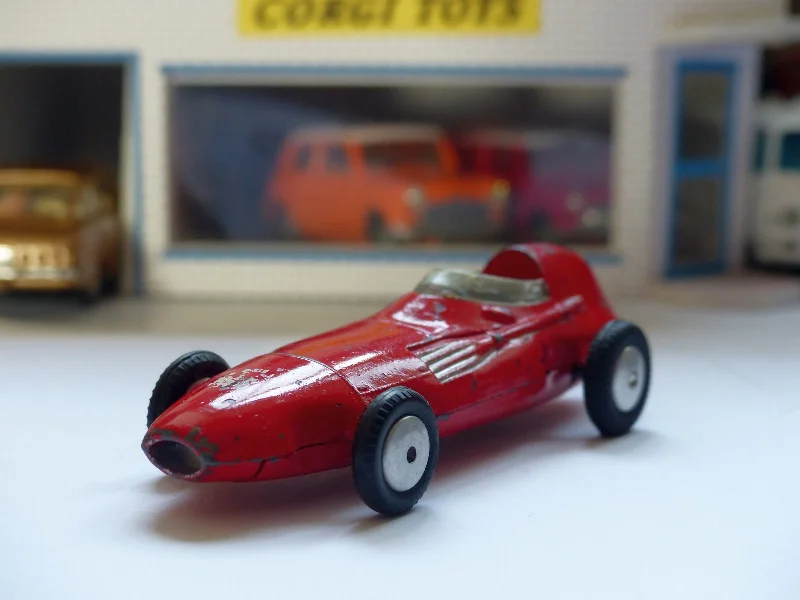 Enthusiastic toys150 Vanwall F1 Grand Prix in red *silver seat*