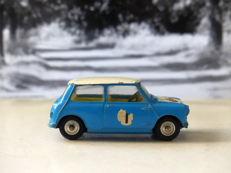 Fun toy cars227 Morris Mini-Cooper in blue / white, scarce version (5)