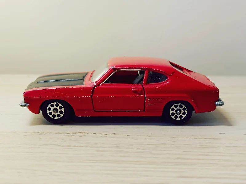 Playful toys 311 Ford Capri 3 Litre GT