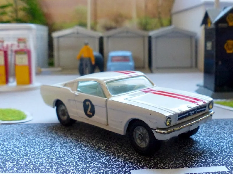 Realistic toy cars325 Ford Mustang 2+2 Fastback Competition