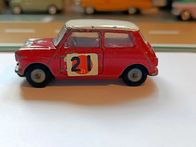 Realistic toy cars333 BMC Mini-Cooper S Sun Rally edition