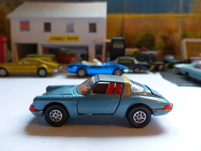 Realistic toy cars382 Porsche 911S Targa with original box - scarce edition