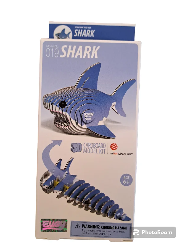 Casual games 3D Cardboard Model - Shark