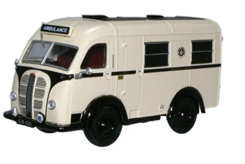 High-quality toy cars Oxford Diecast Austin Welfarer Ambulance St John - 1:43 Scale
