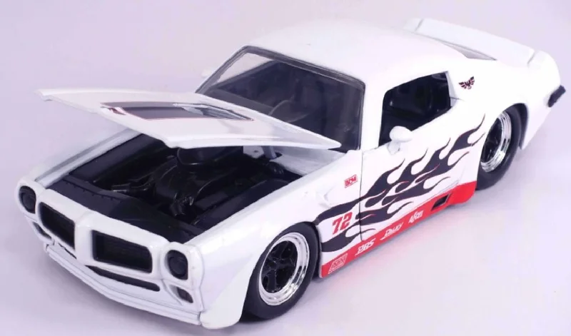 High-quality toy cars Big Time Muscle - Pontiac Firebird 1972 White 1:24 Scale Diecast Vehicle High-quality toy cars Big Time Muscle - Pontiac Firebird 1972 White 1:24 Scale Diecast Vehicle