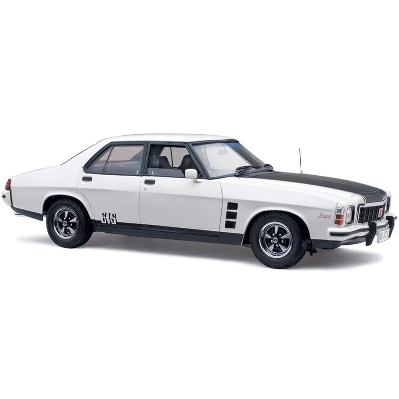 Fun toy carsCLASSIC CARLECTABLES 1/18 Holden HX Monaro GTS Sedan Cotillion White