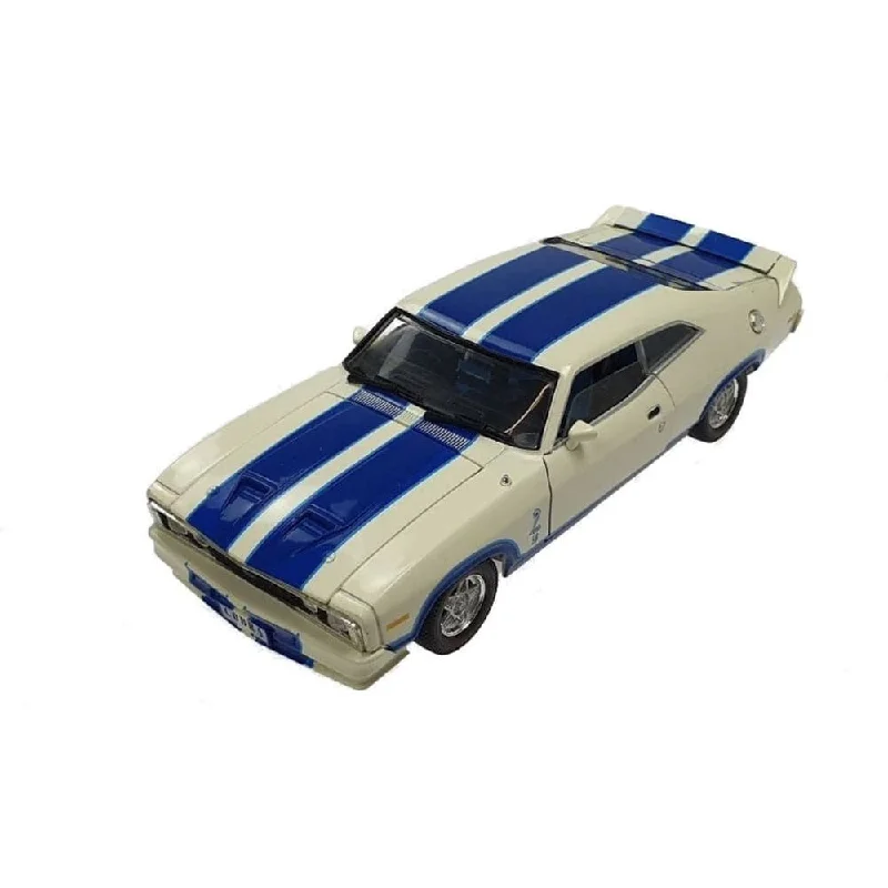 High-quality toy cars DDA 1/32 Opt' 96 XC Cobra Ford Falcon White/Blue Stripes