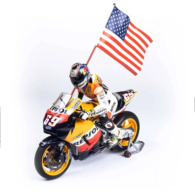 High-quality toy cars Honda RC211V 2006 MotoGP World Champion #69 Nicky Hayden 1:12 Model Motorbike High-quality toy cars Honda RC211V 2006 MotoGP World Champion #69 Nicky Hayden 1:12 Model Motorbike