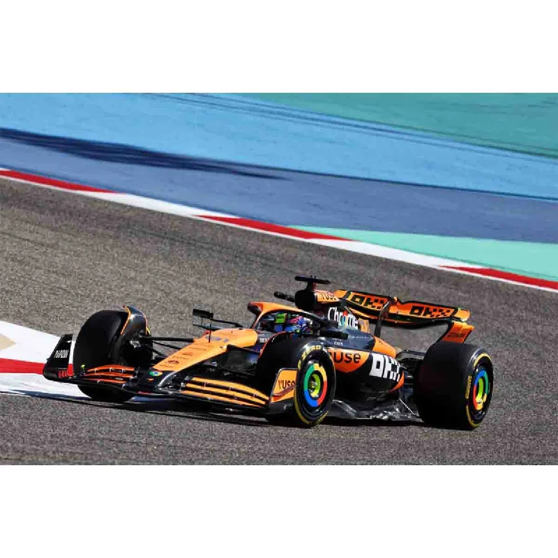 Enthusiastic toysMCLAREN FORMULA 1 TEAM MCL38 - OSCAR PIASTRI – 2024 - 1:18 Scale Resin Model Car Enthusiastic toysMCLAREN FORMULA 1 TEAM MCL38 - OSCAR PIASTRI – 2024 - 1:18 Scale Resin Model Car